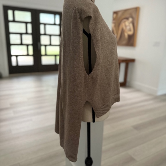 Makk Sleeveless Turtleneck Sweater Tan Sz Small - Picture 5 of 9